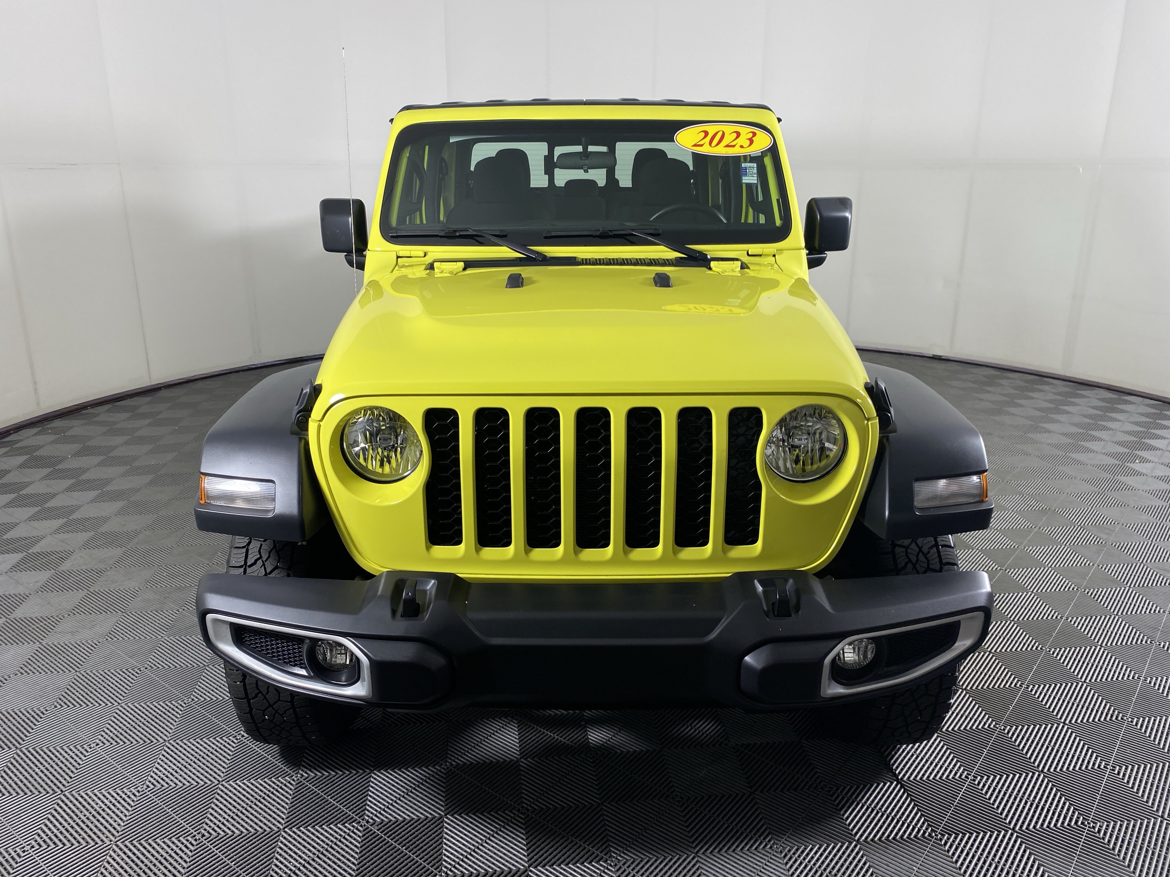 Used 2023 Jeep Gladiator Sport w/ Off Road Group AWD/4WD image 10