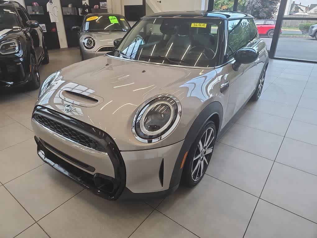 Used 2022 MINI Cooper S FWD image 1