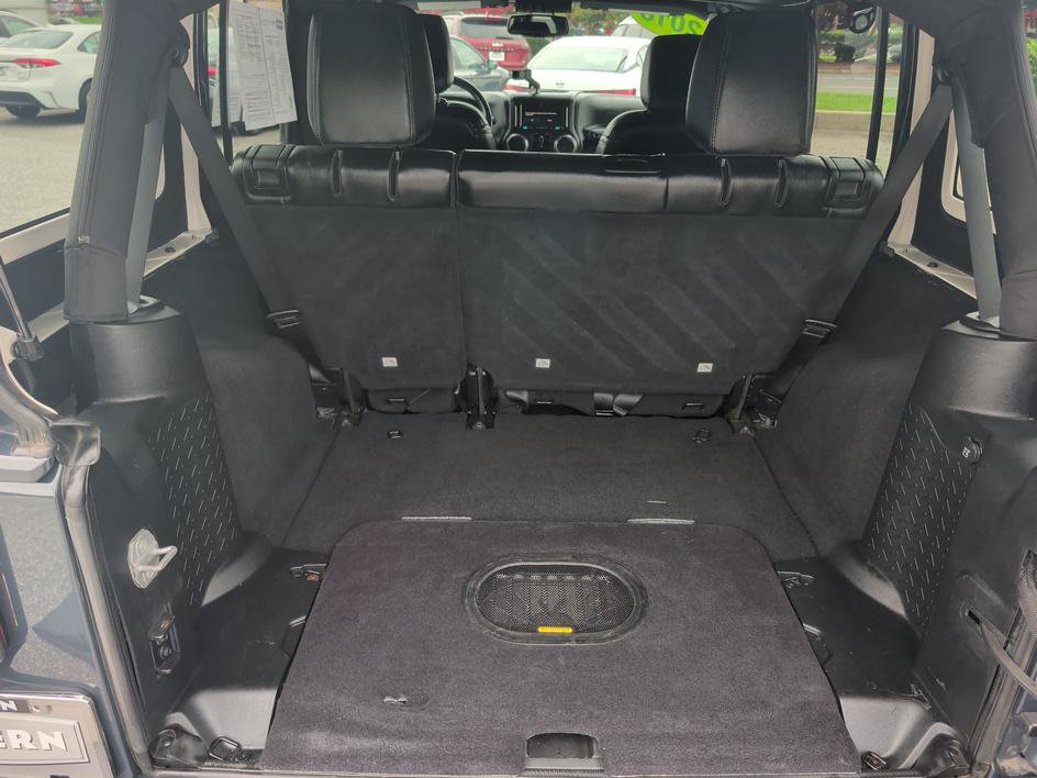 Used 2018 Jeep Wrangler Unlimited Sahara AWD/4WD image 14