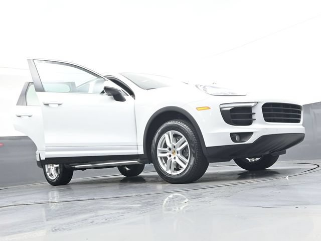 Used 2017 Porsche Cayenne Platinum Edition AWD/4WD image 41