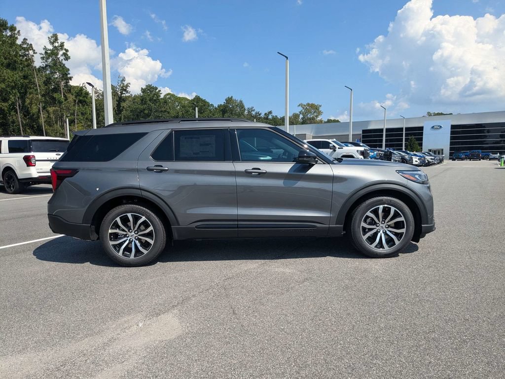 New 2027 Ford Explorer ST-Line RWD image 5