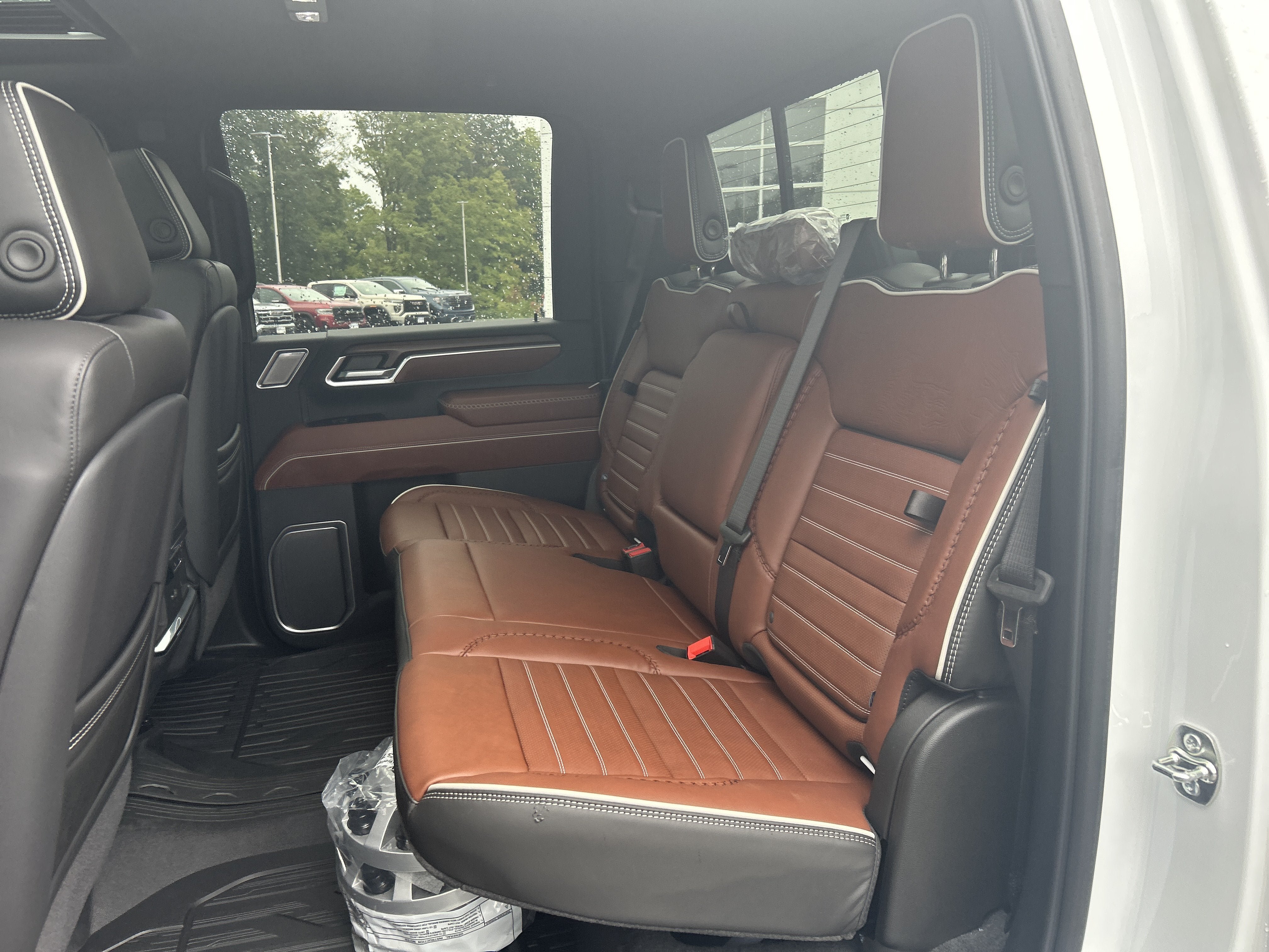 New 2026 GMC Sierra 2500 Denali Ultimate w/ LPO, Black Badging Package AWD/4WD image 34