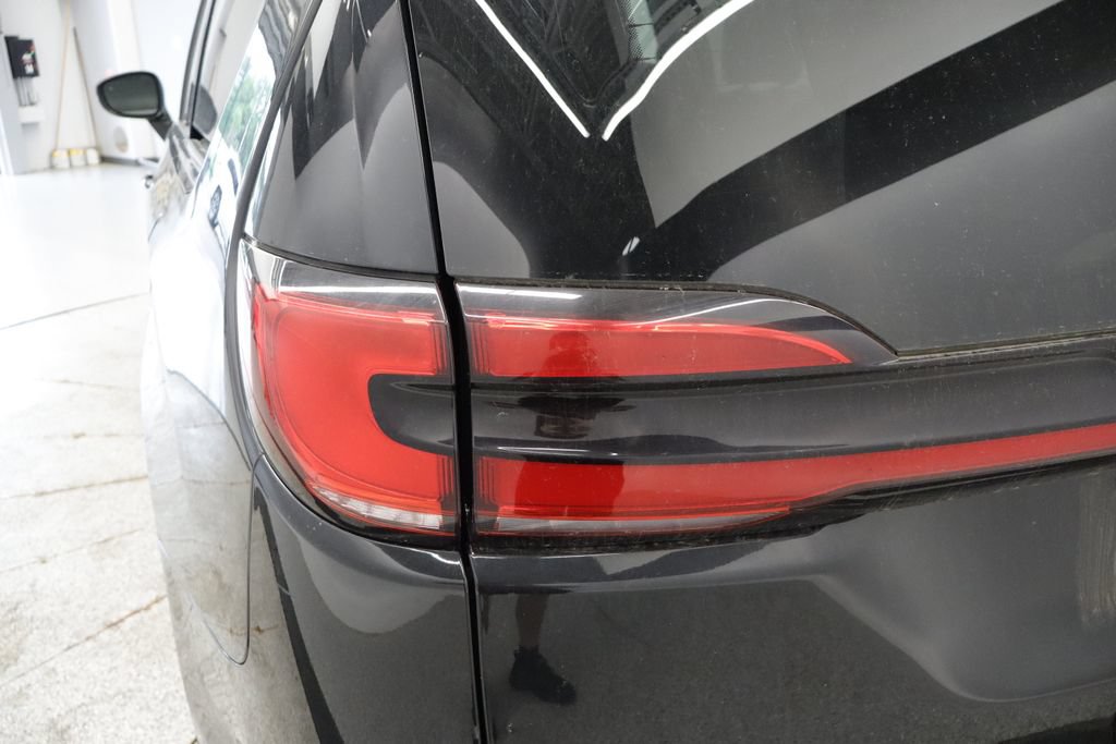 Certified 2023 Chrysler Pacifica Touring-L FWD image 18