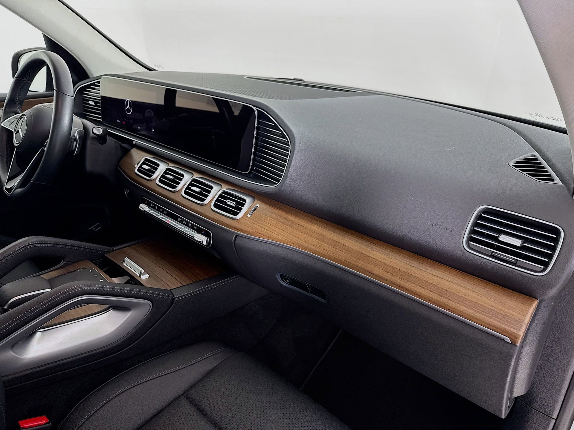 Certified 2025 Mercedes-Benz GLE 350 4MATIC image 32
