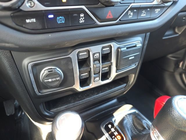 Used 2025 Jeep Wrangler Unlimited Sahara w/ Safety Group image 30