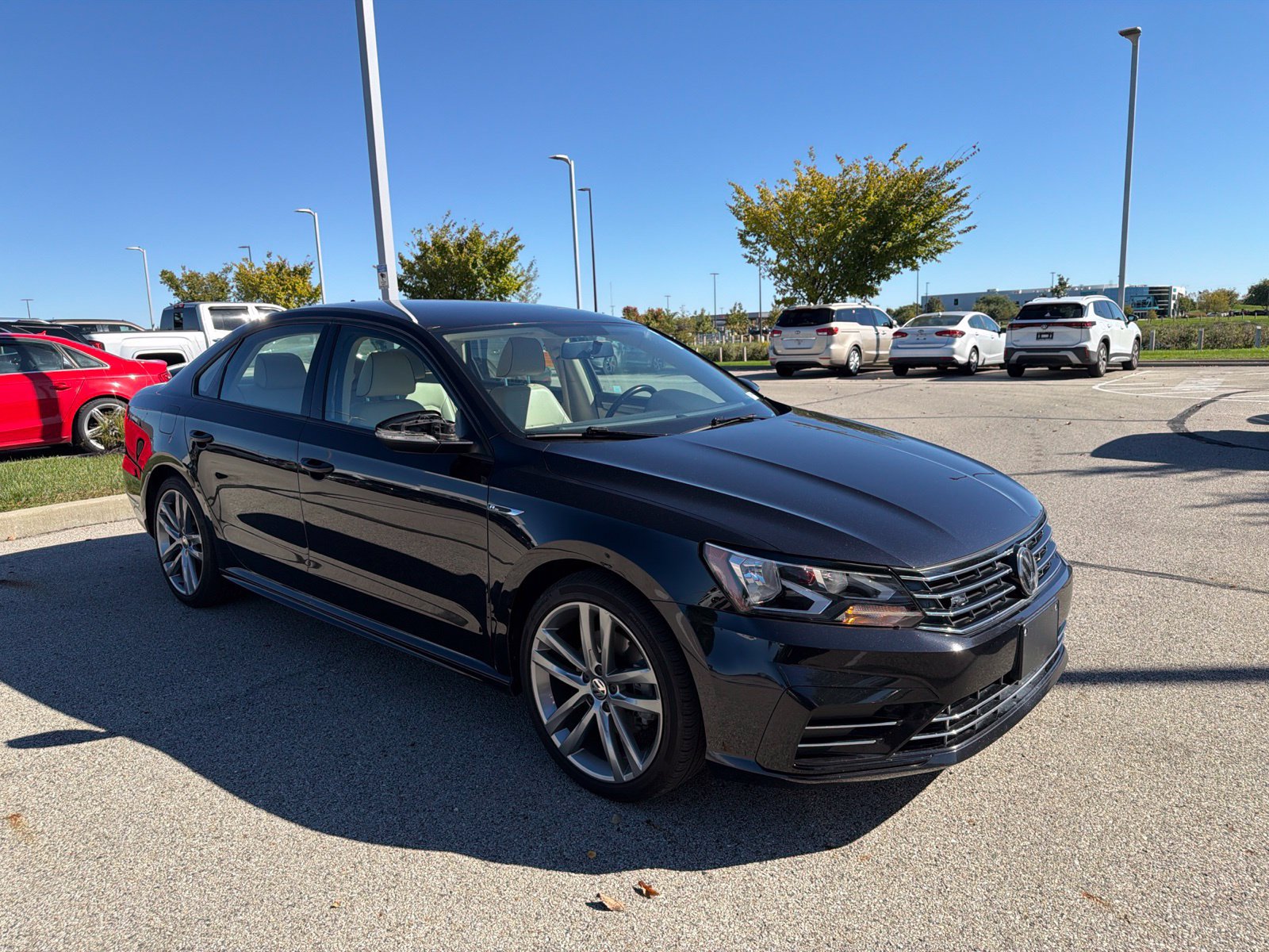 Used 2018 Volkswagen Passat 2.0T R-Line FWD image 39