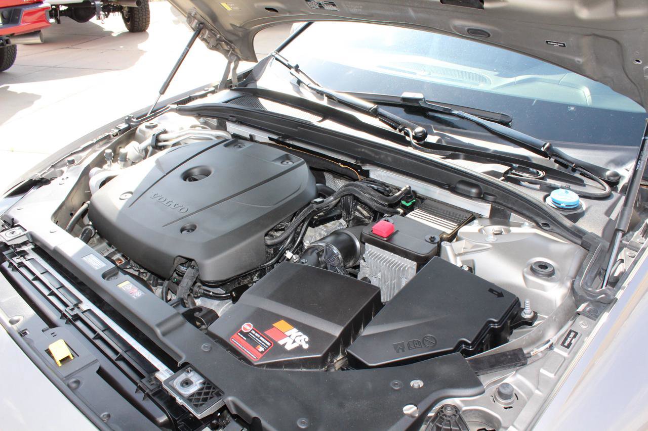 Used 2020 Volvo V60 T5 Cross Country image 27