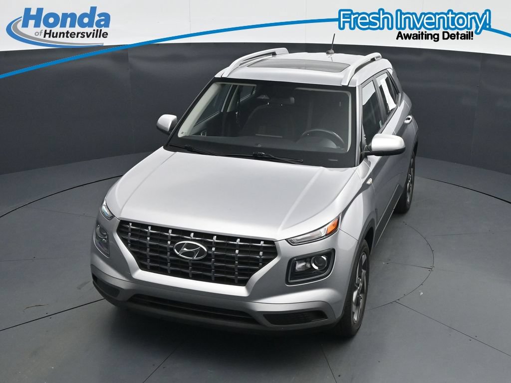 Used 2025 Hyundai Venue SEL FWD image 20