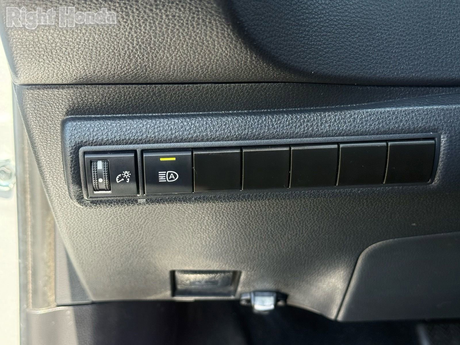 Used 2024 Toyota Corolla LE FWD image 15