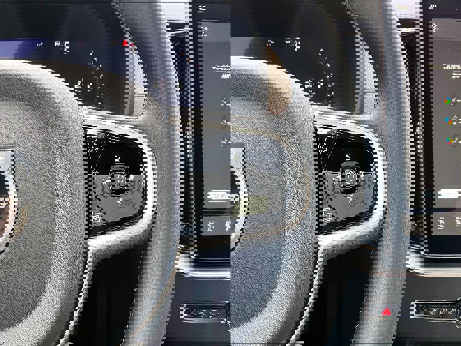 New 2026 Volvo XC90 B6 Plus w/ Protection Package Premier image 18