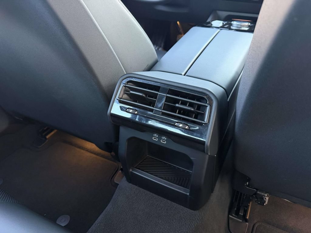 Used 2026 BMW 530i xDrive AWD/4WD image 19