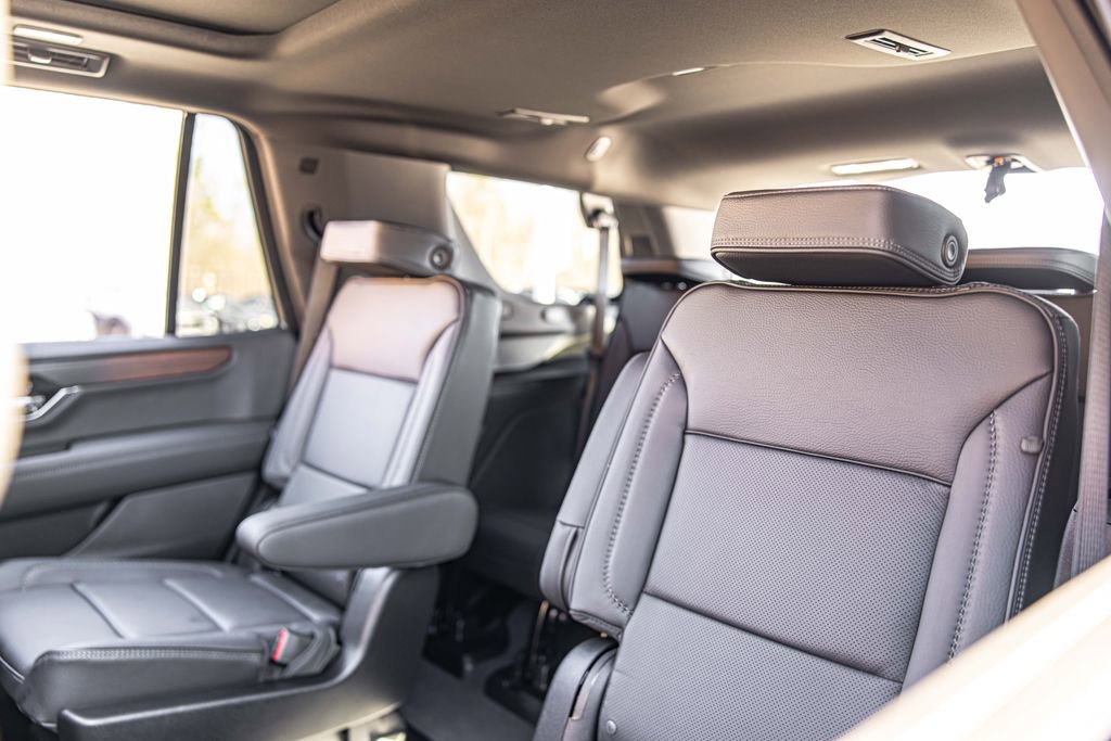 Used 2026 GMC Yukon Denali w/ Sun & Power Step Package image 31