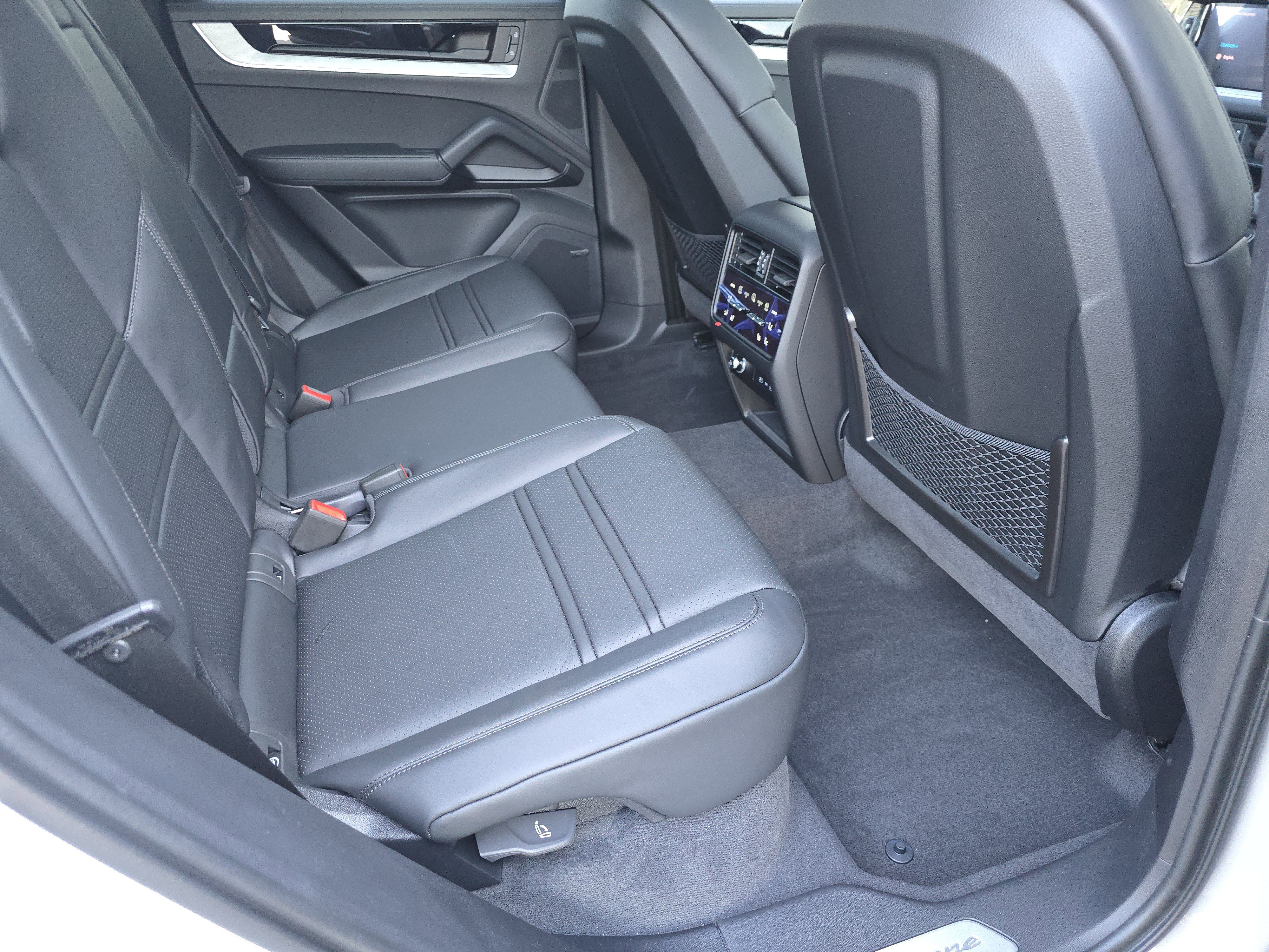 New 2026 Porsche Cayenne E-Hybrid image 13