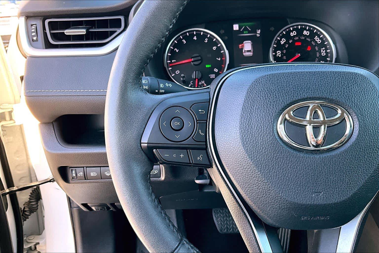 Used 2022 Toyota RAV4 XLE Premium FWD image 22