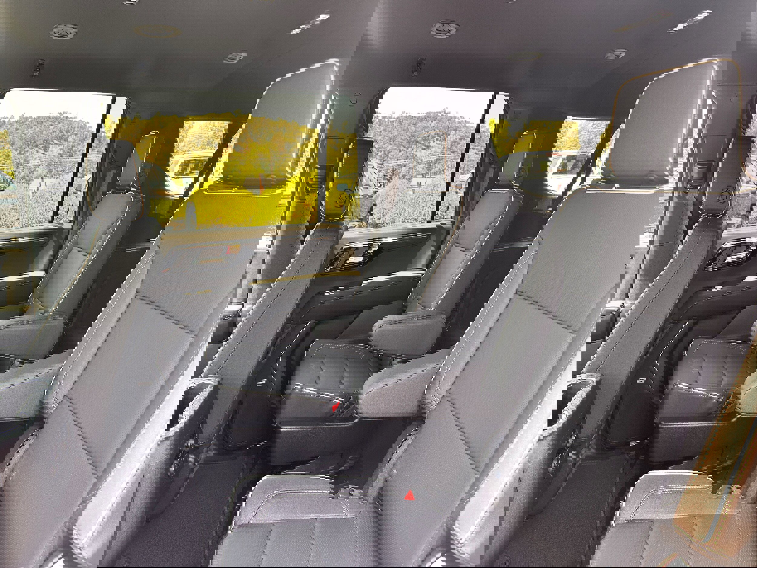 New 2025 Chevrolet Suburban Premier w/ LPO, Illumination Package image 9