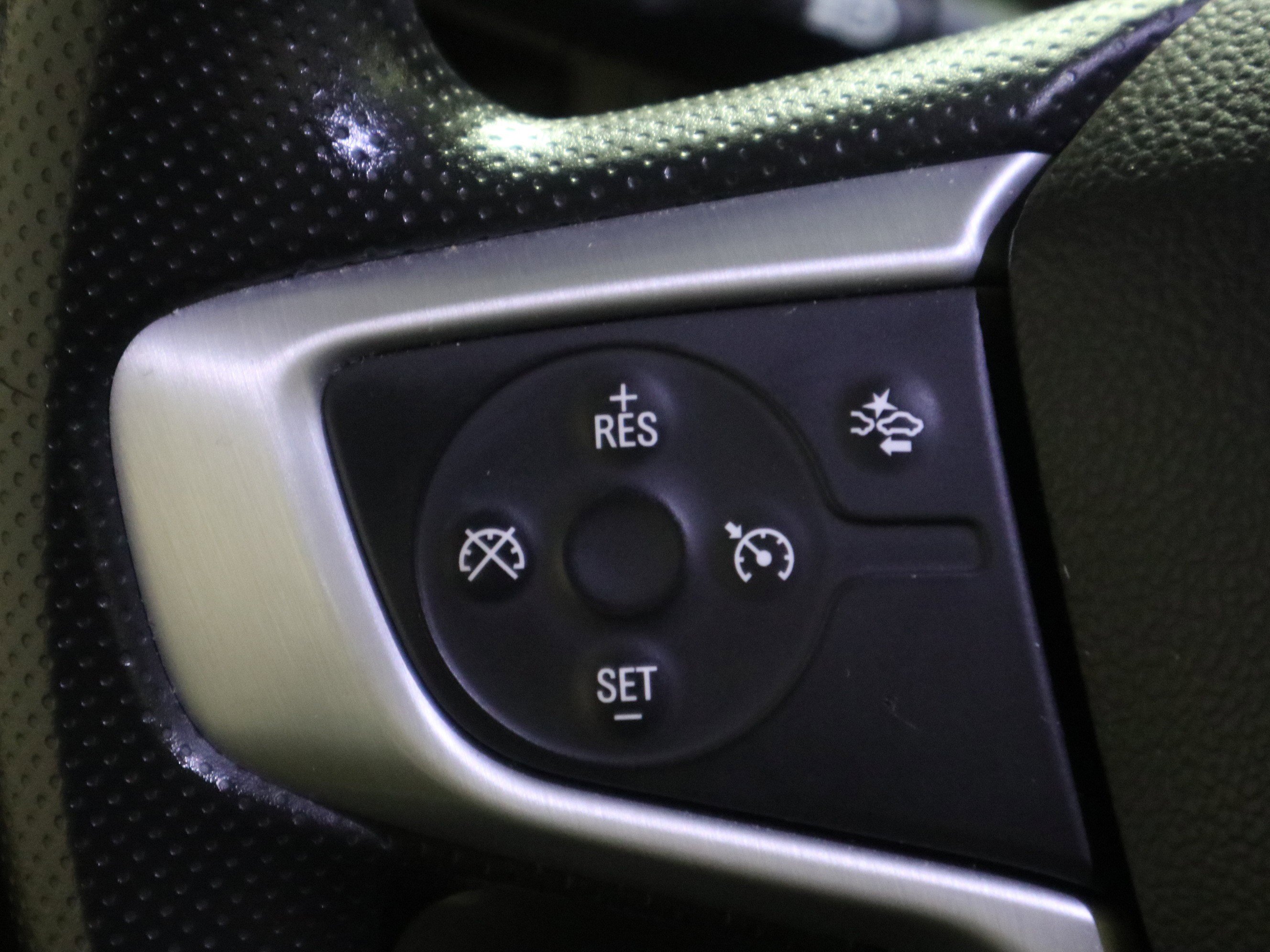 Used 2022 GMC Terrain SLE image 29