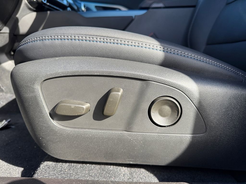 New 2026 Chevrolet Equinox EV LT image 10