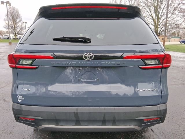 Used 2024 Toyota Grand Highlander Platinum image 4