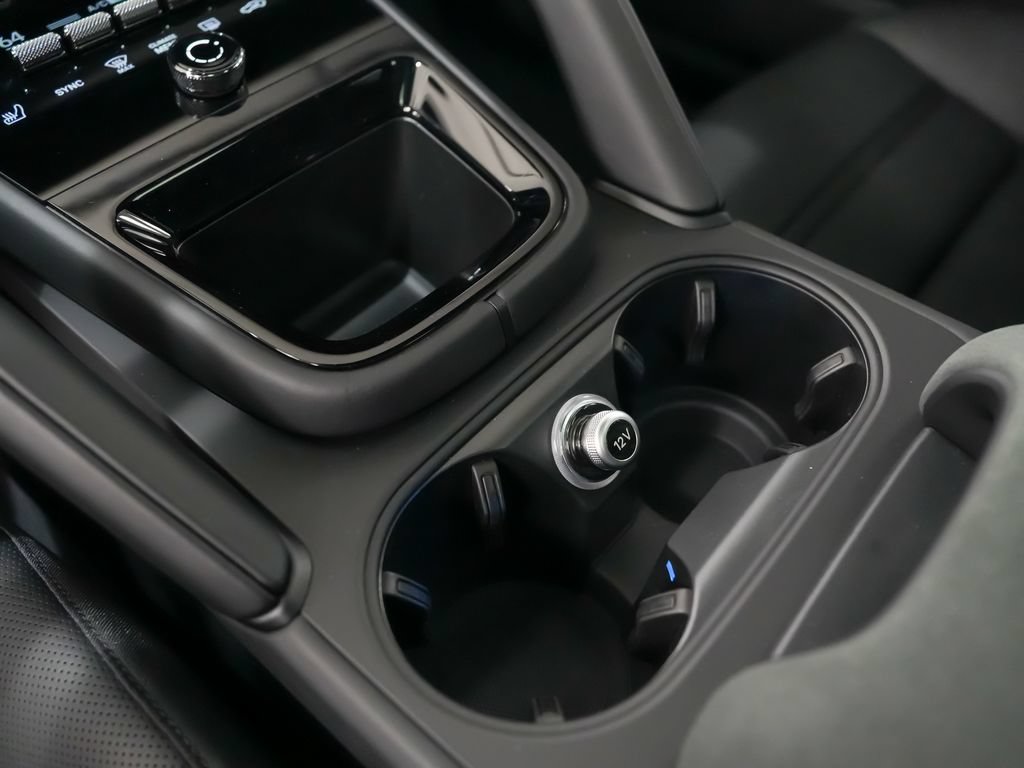 New 2026 Porsche Cayenne GTS AWD/4WD image 31