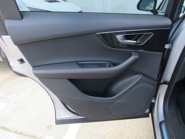 Used 2022 Audi Q7 3.0T Premium w/ Convenience Package image 18