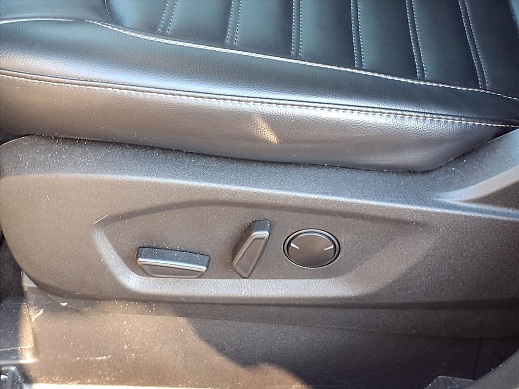 Used 2023 Ford Edge SEL w/ Convenience Package image 4