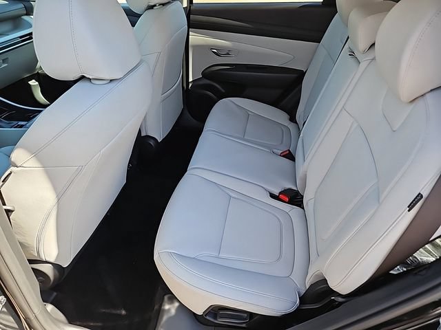 Used 2025 Hyundai Tucson SEL FWD image 13