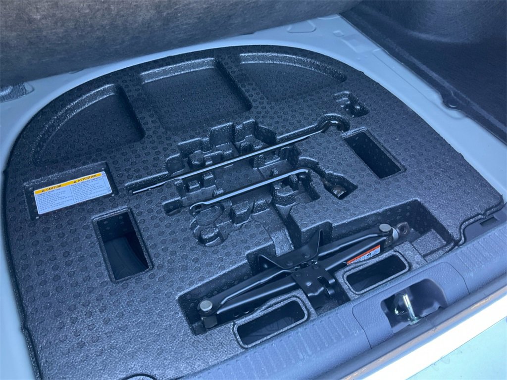 Used 2024 Toyota Camry SE image 29