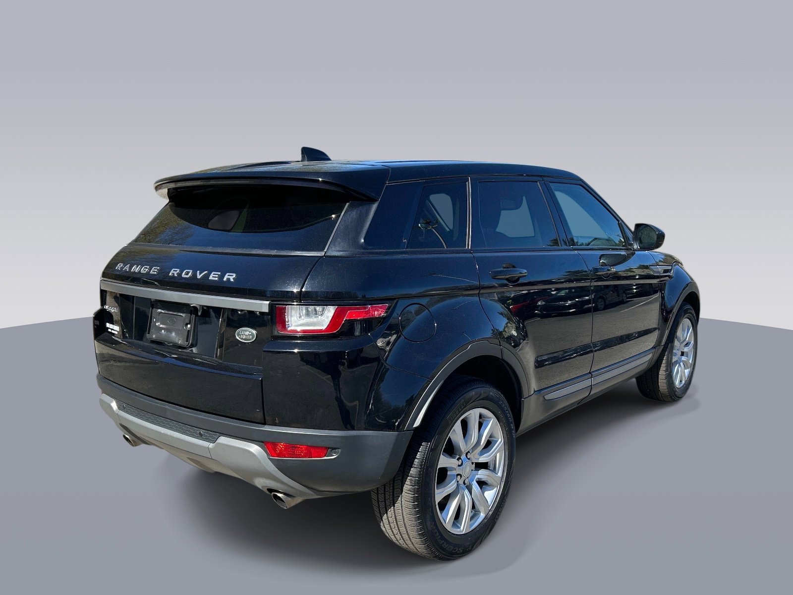 Used 2018 Land Rover Range Rover Evoque SE AWD/4WD image 3
