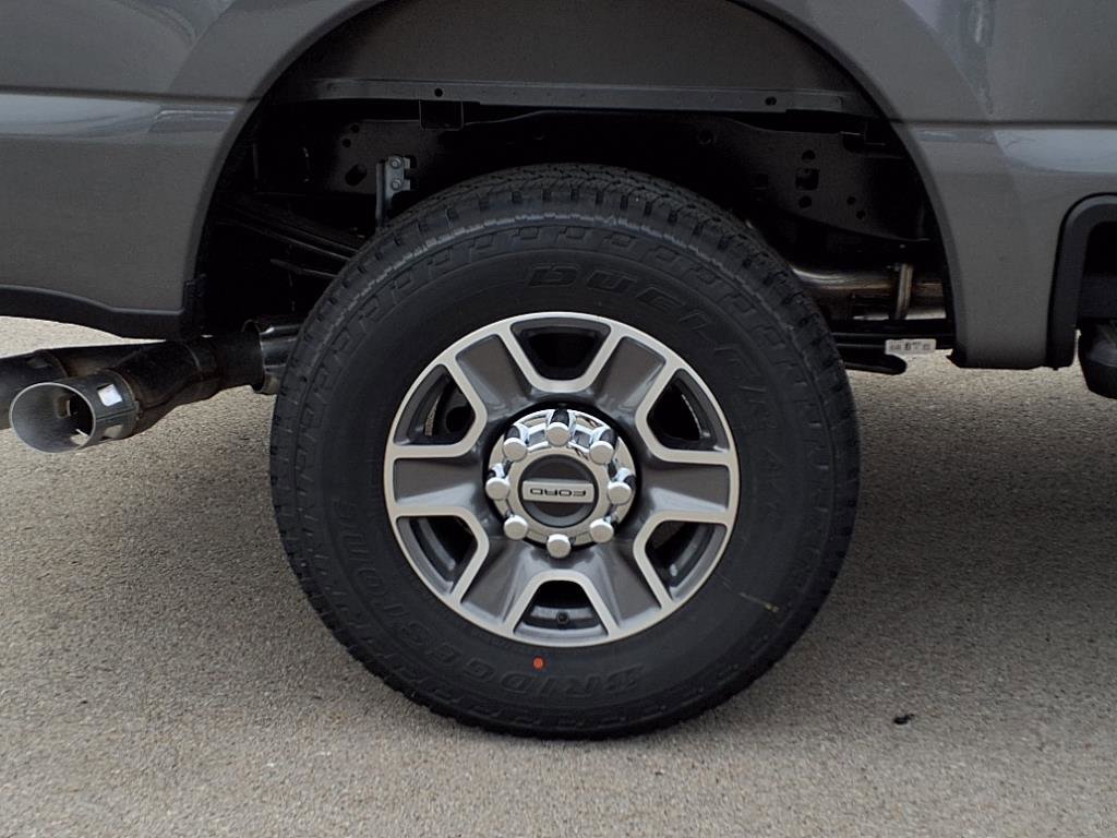New 2025 Ford F250 Lariat w/ FX4 Off-Road Package image 11