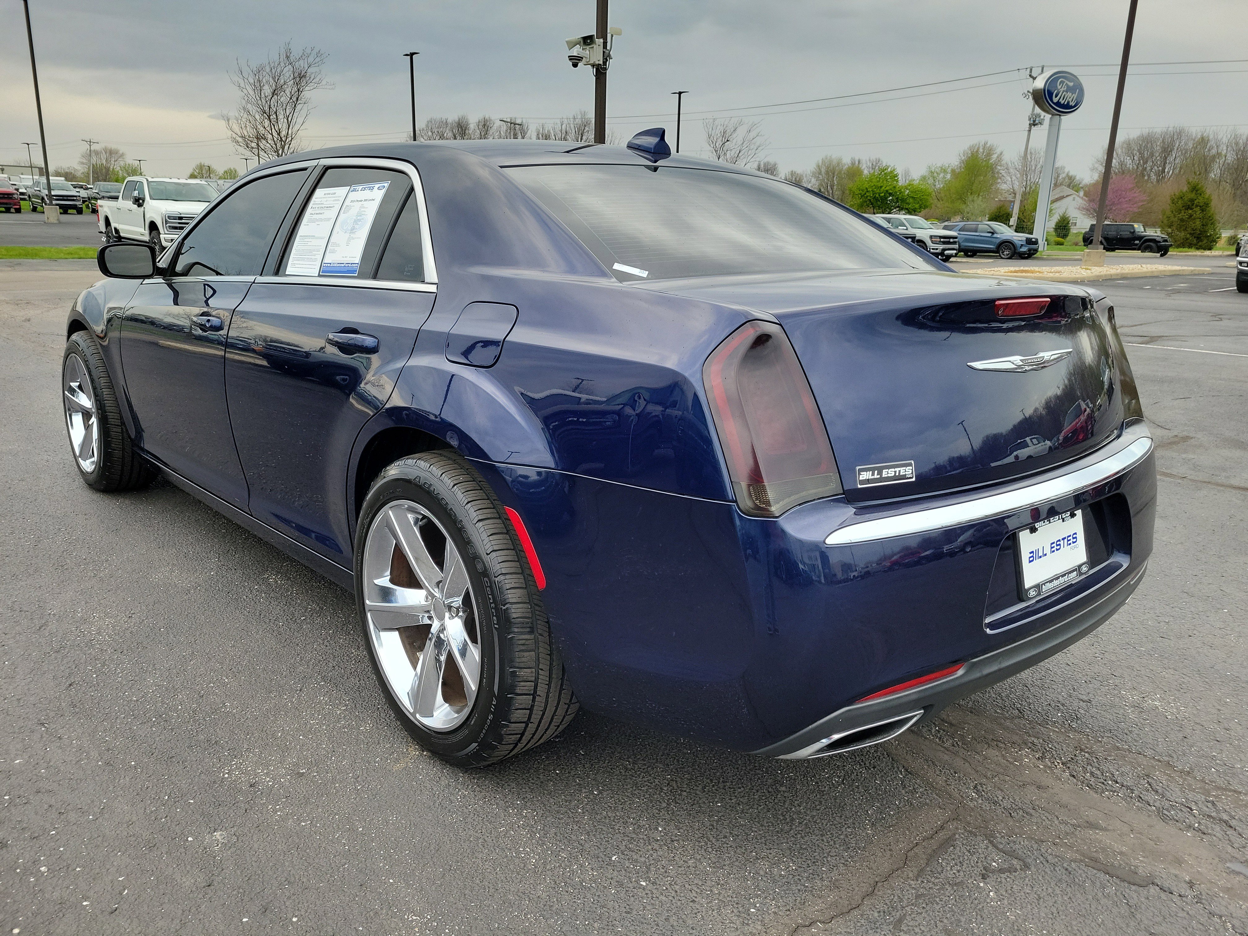 Used 2016 Chrysler 300 Limited image 2