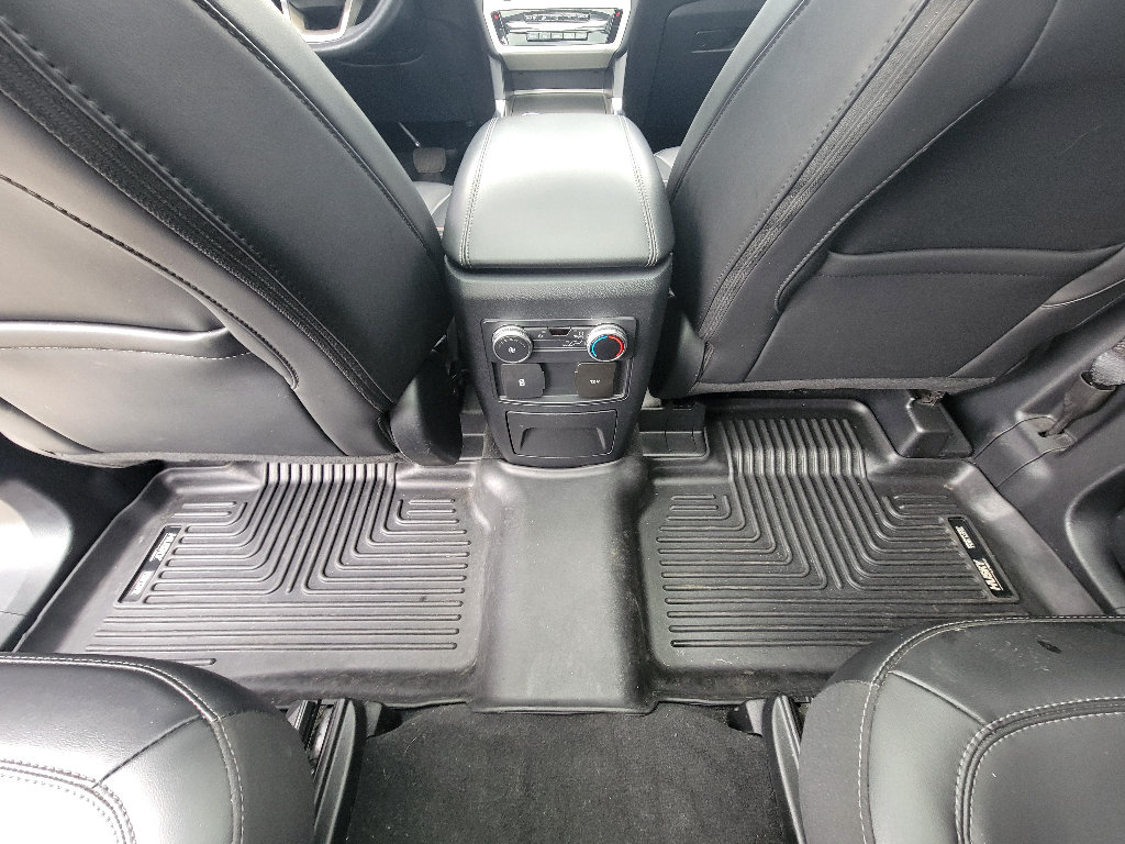 Used 2022 Ford Explorer XLT w/ Equipment Group 202A AWD/4WD image 28