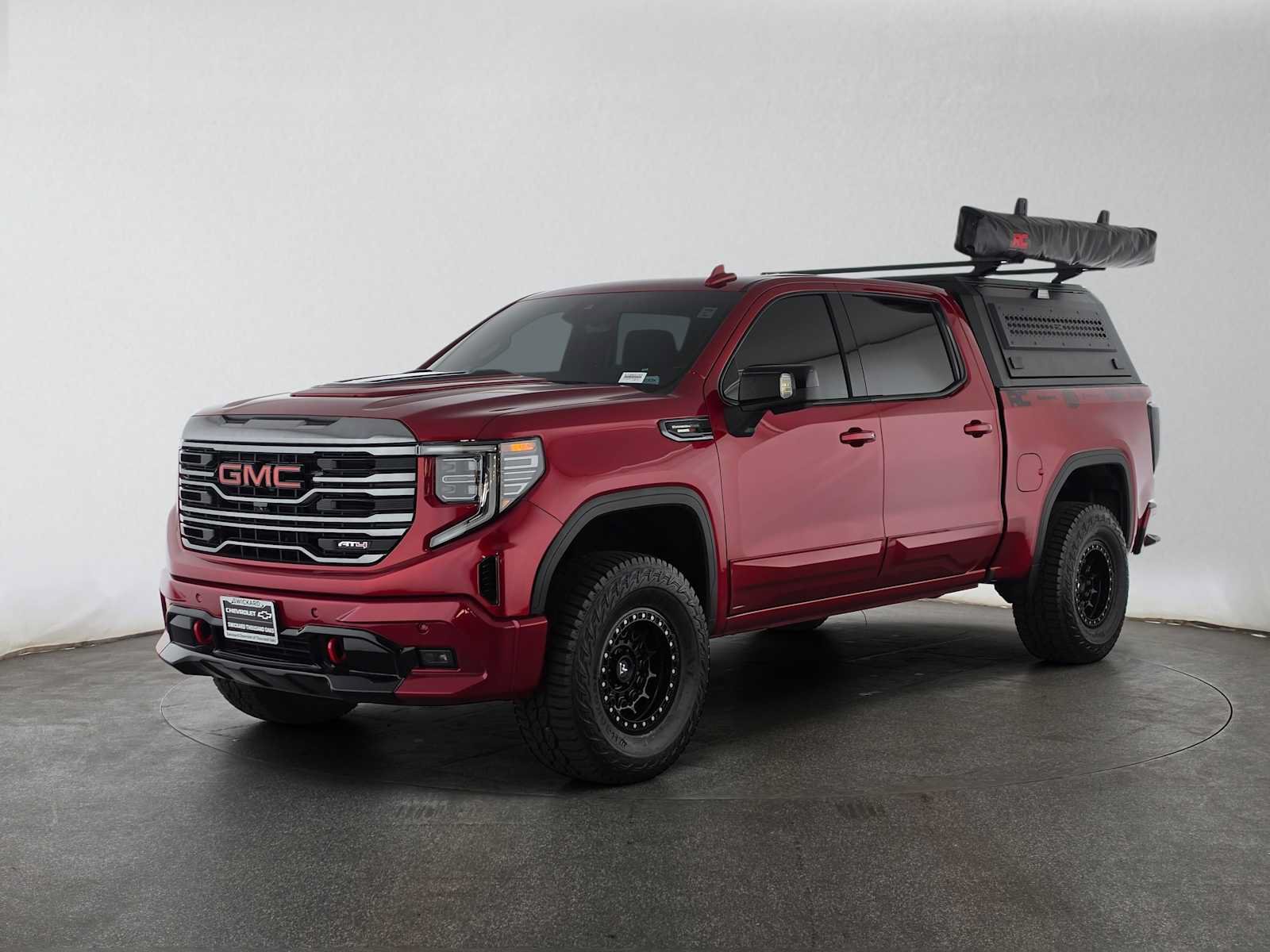 Used 2024 GMC Sierra 1500 AT4 w/ Technology Package AWD/4WD image 7