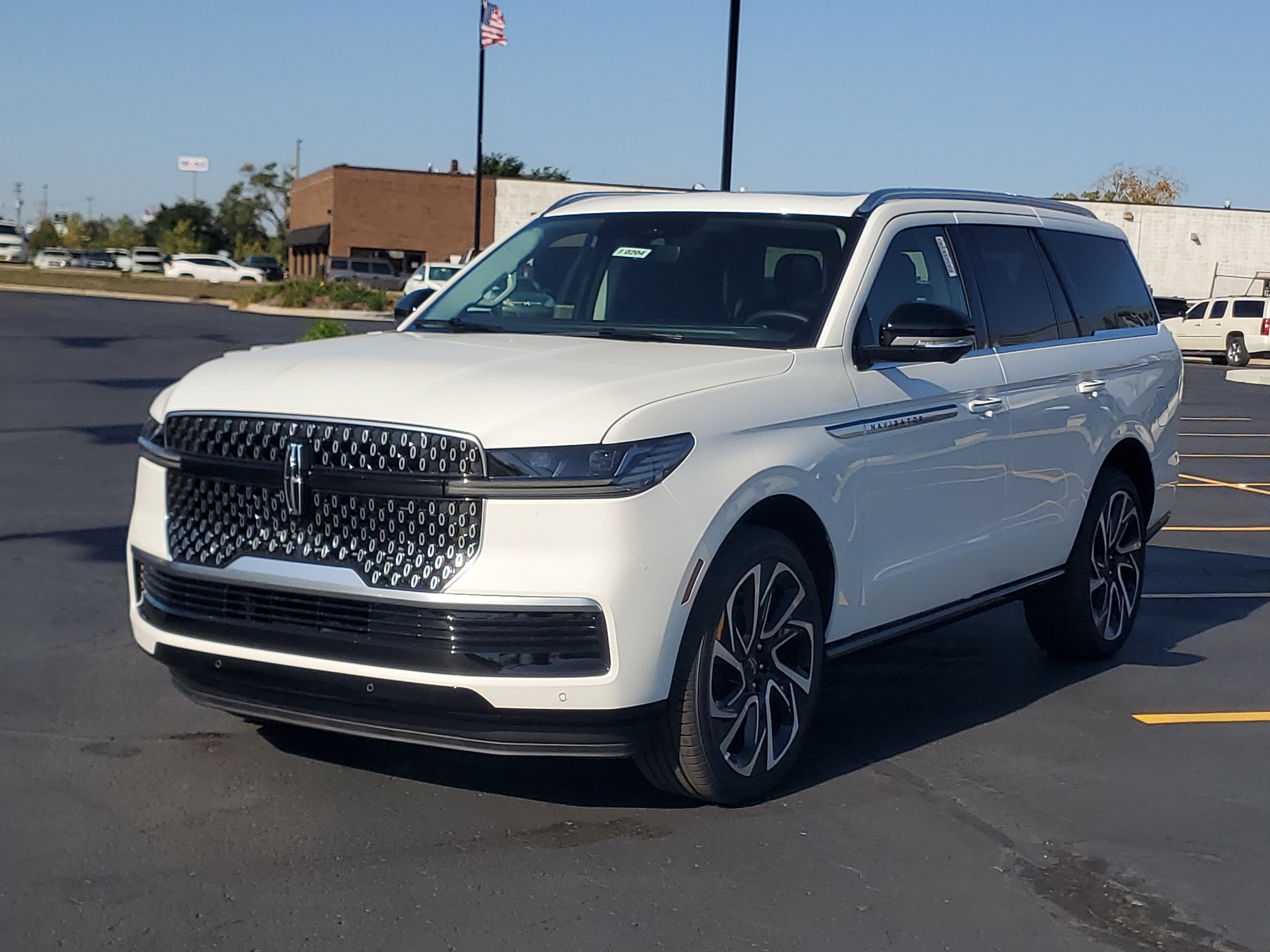 New 2027 Lincoln Navigator Reserve AWD/4WD image 2