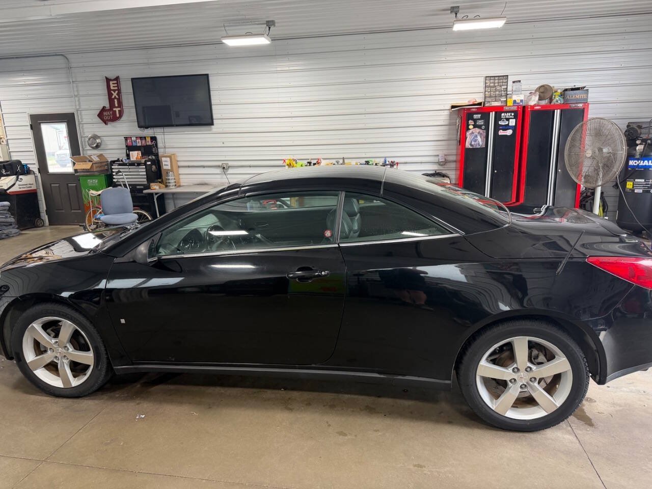 Used 2007 Pontiac G6 GT w/ Sport Package FWD image 2
