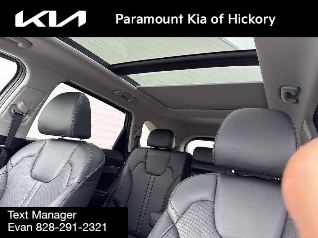 Used 2025 Kia Sorento S w/ Panoramic Sunroof Package image 35