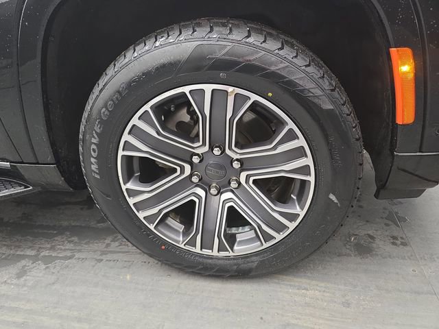 Used 2024 Jeep Wagoneer L Series II w/ Flexible Seating Group image 12