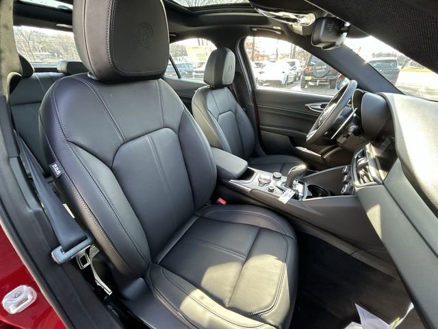 New 2025 Alfa Romeo Giulia AWD w/ Driving Assist Package image 15