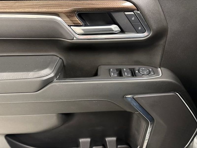 Used 2025 Chevrolet Silverado 1500 LT image 13