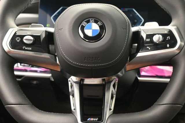 Used 2025 BMW 760i xDrive w/ Executive Package AWD/4WD image 11