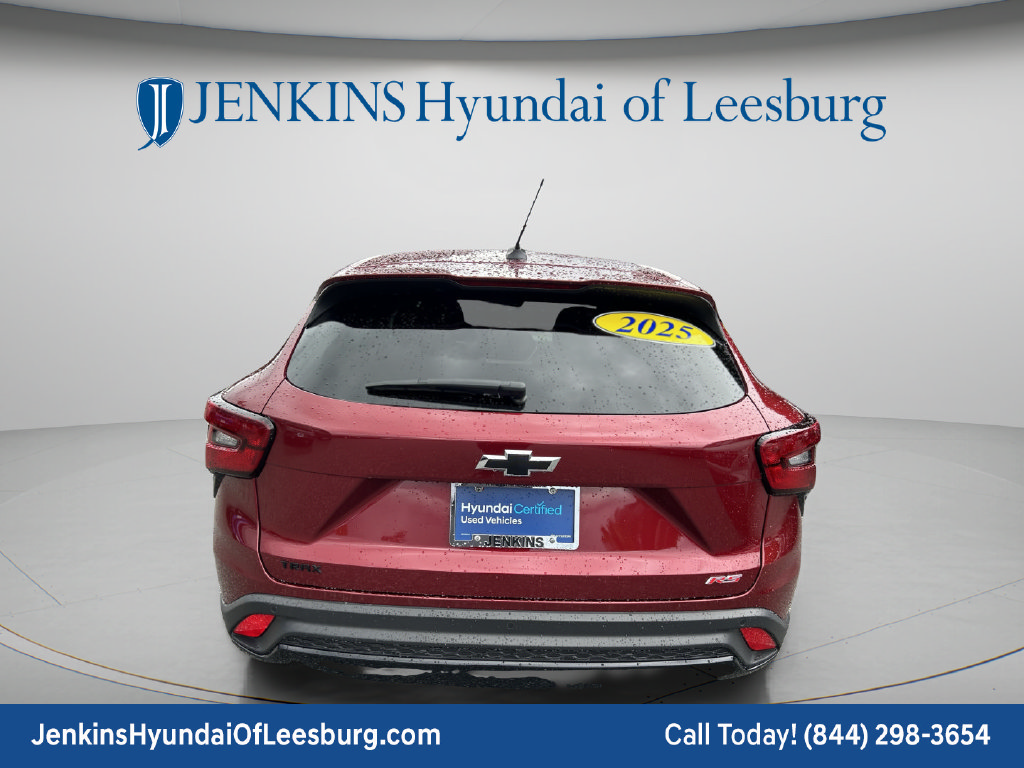 Used 2025 Chevrolet Trax RS w/ Driver Confidence Package FWD image 6