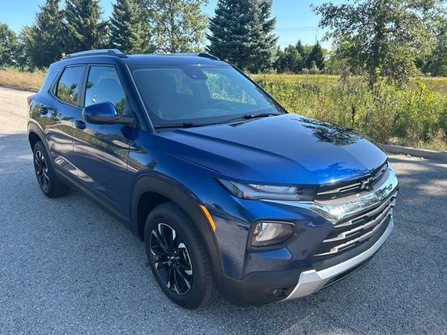 Used 2022 Chevrolet TrailBlazer LT AWD/4WD image 2