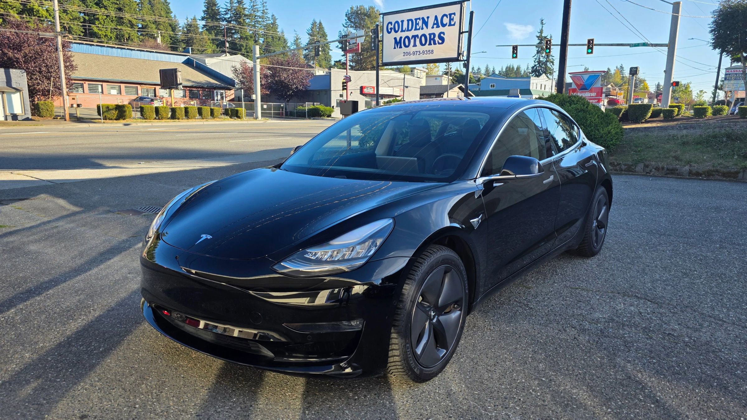 Used 2018 Tesla Model 3 Long Range image 1