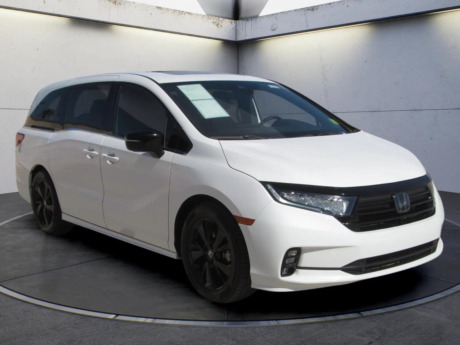Certified 2024 Honda Odyssey Sport image 2