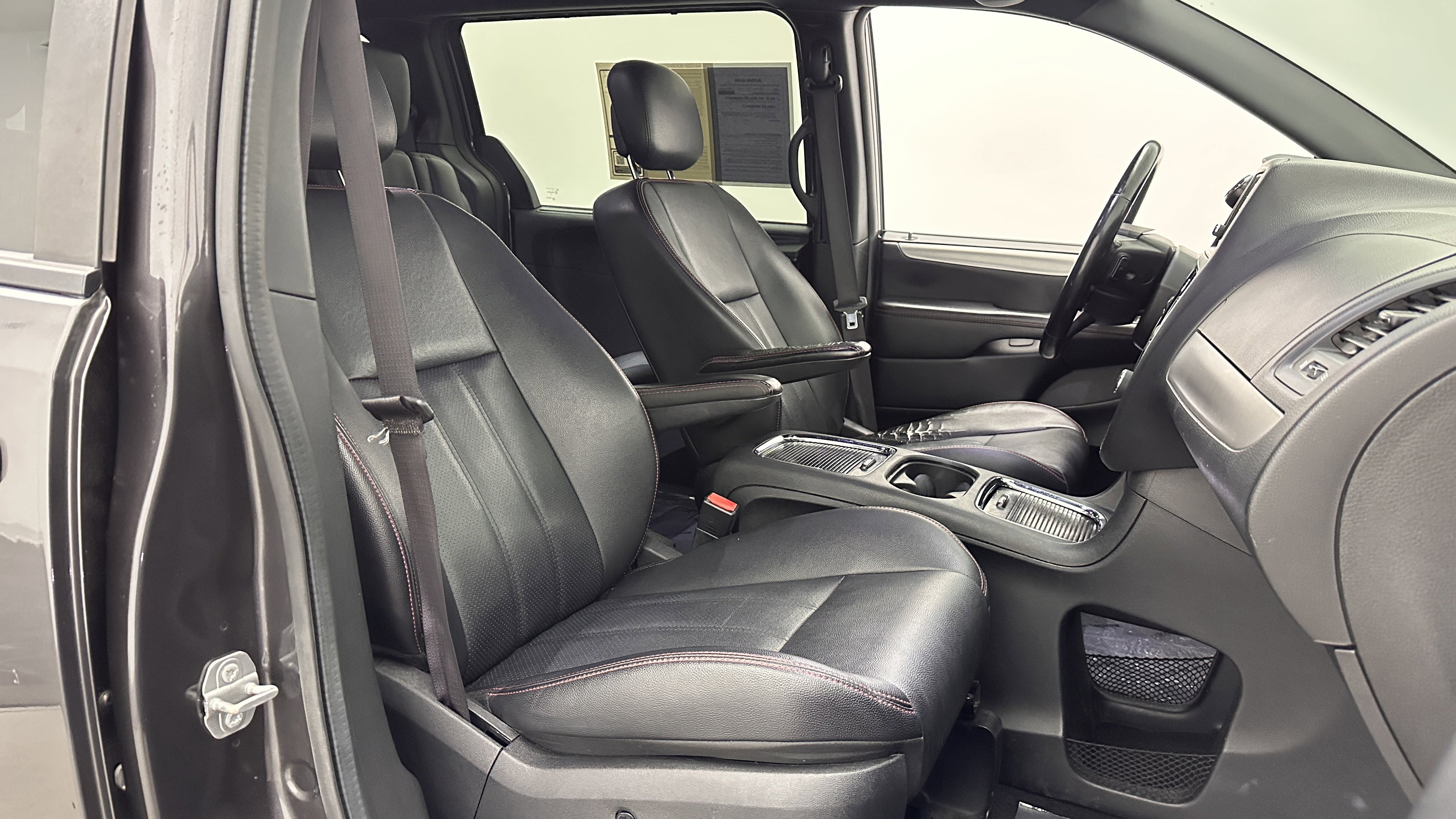 Used 2019 Dodge Grand Caravan GT image 17