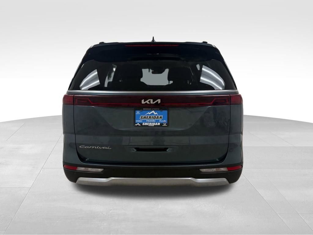 Used 2022 Kia Carnival SX Prestige image 9