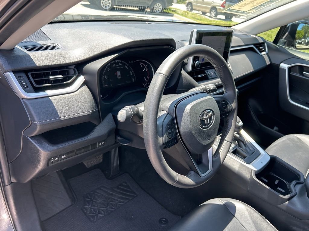 Used 2023 Toyota RAV4 XLE Premium image 18