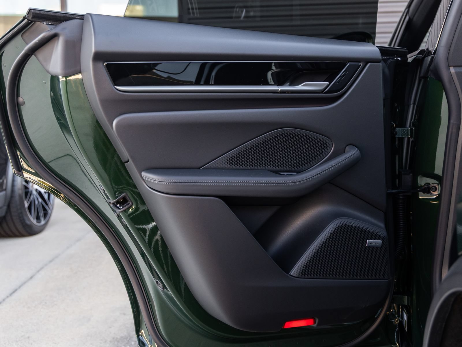 Certified 2025 Porsche Macan Electric RWD image 34
