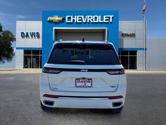 Used 2025 Jeep Grand Cherokee Summit w/ Luxury Tech Group V AWD/4WD image 4