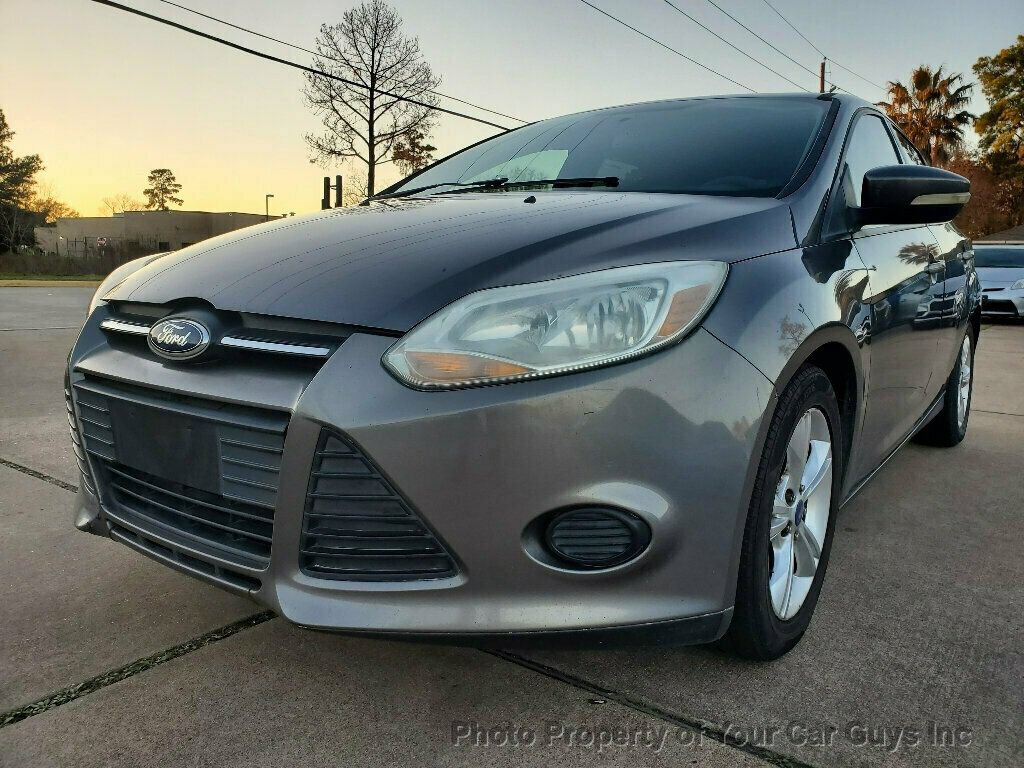 Used 2013 Ford Focus SE FWD image 2