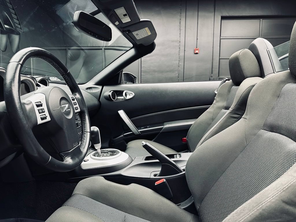 Used 2007 Nissan 350Z Enthusiast RWD image 19